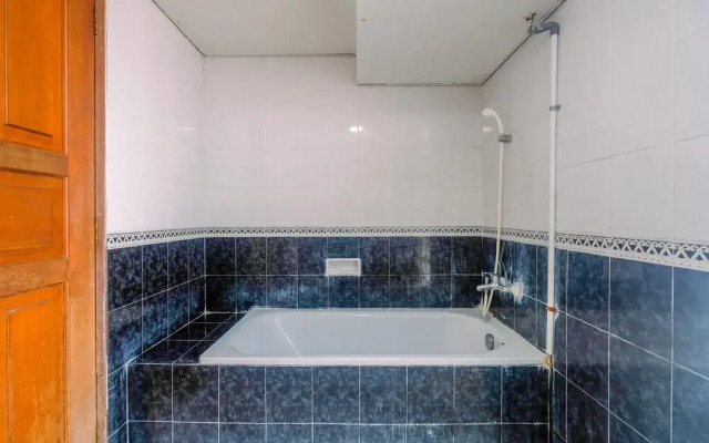 Spacious and Strategic 3BR Kondominium Juanda Apartment