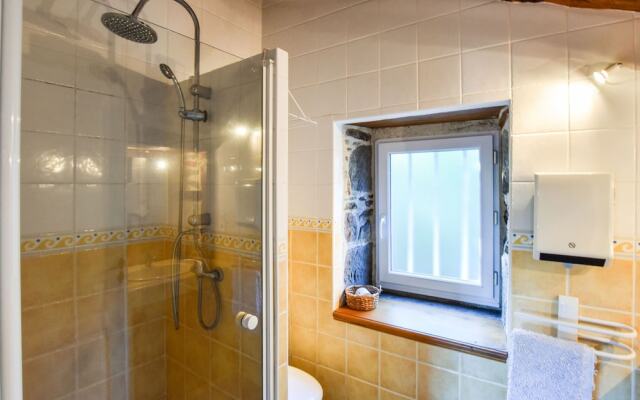 Charming Holiday Home in Saint-beauzire Near Forest