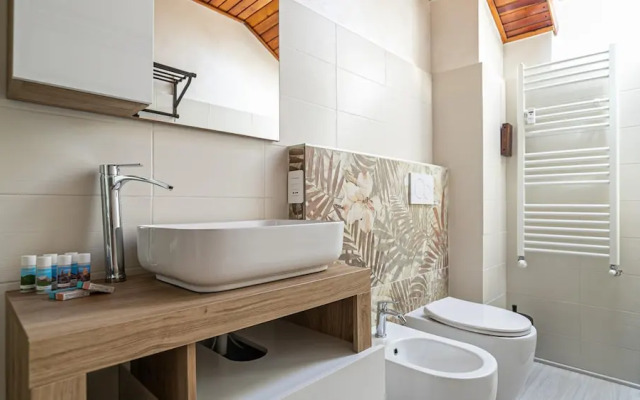 Rovani 14 in Monza With 1 Bedrooms and 1 Bathrooms