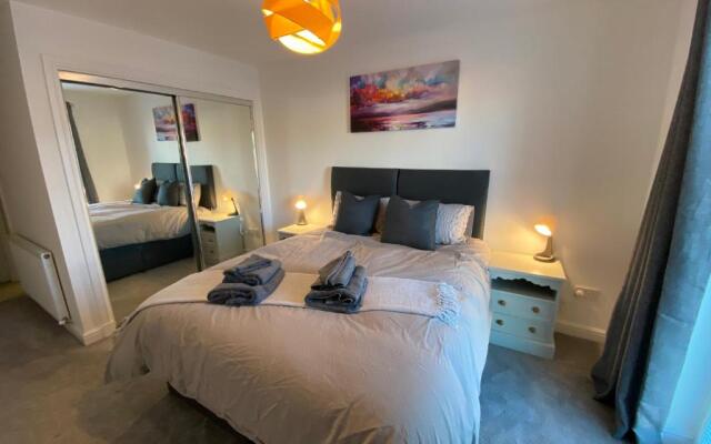 The Duplex Nairn- Spacious 3 Bedroom with sunny balcony