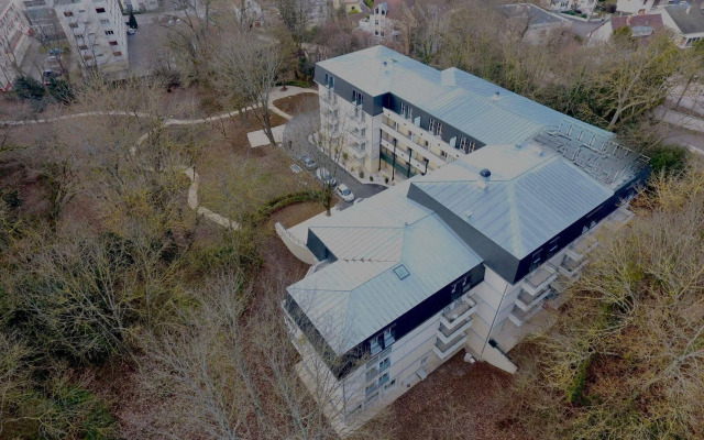 Home Médicis Les Petites Roches