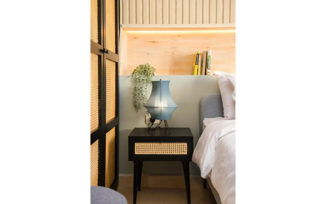 Elegant & Edgy 2 BR w Beach & Pool Mangroovy