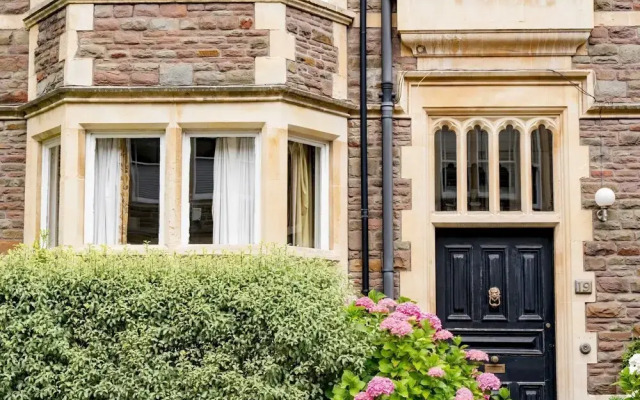 Your Apartment Mortimer Road