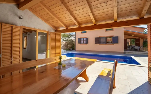 Ena Pula Comfortable Holiday Residence