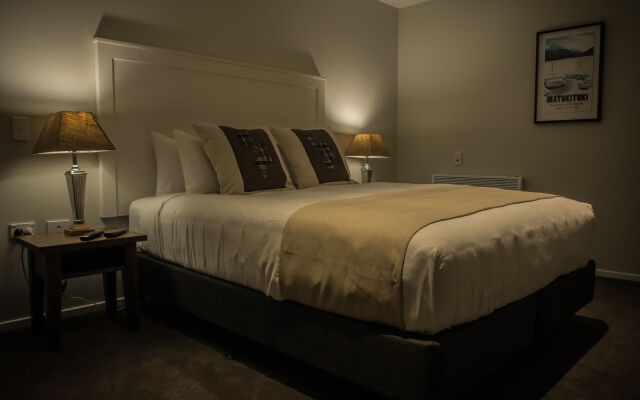West Meadows Motel