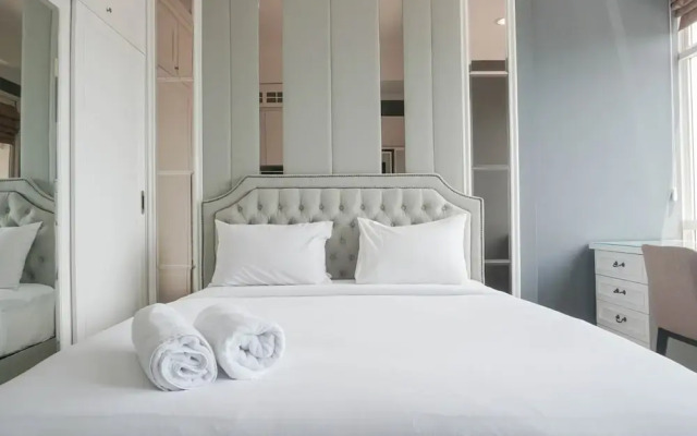 Comfy and Wonderful Studio Menteng Park Apartment