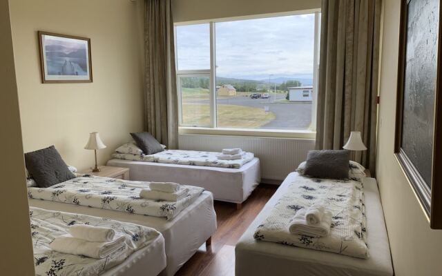 Отель Hlín Guesthouse