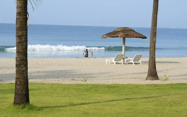 Sunny Paradise Resort