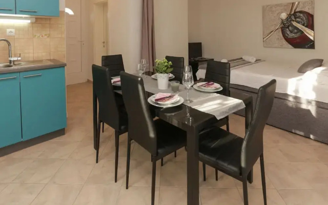 Alluring Villa in Marina With Swimming Pool