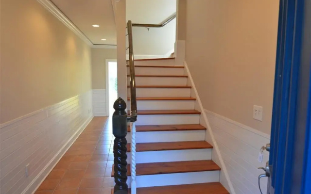 727 Twelve Oaks 4 Br Home by RedAwning
