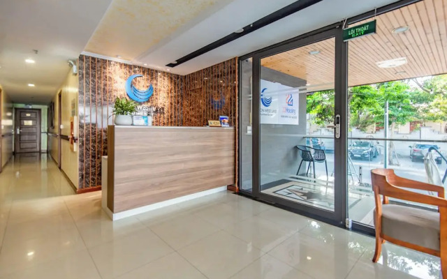 Moon West Lake Residence