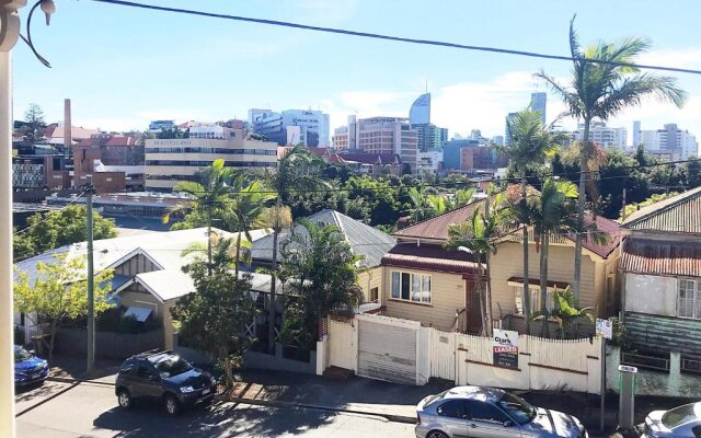 4 bedroom house - Walk to Southbank