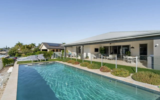 Luxe Family Entertainer on Canal  Private Pool