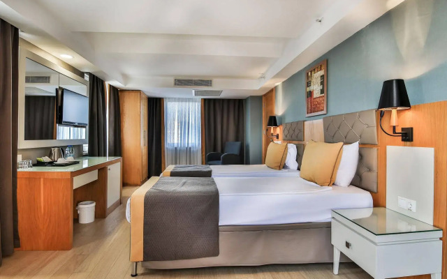 Saturn Palace Resort
