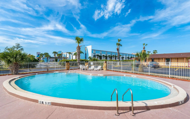 Super 8 by Wyndham Kissimmee-Orlando