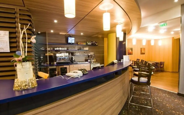 Suite Home - Canal Suites(Paris La Villette)