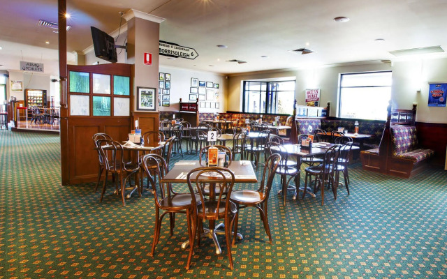 Meadowbrook Hotel