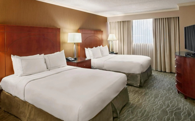 DoubleTree by Hilton Akron Fairlawn