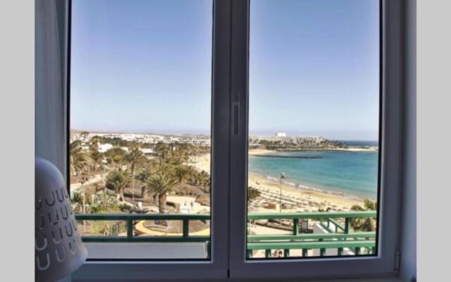 Design Vivienda V El Burgao by the Sea