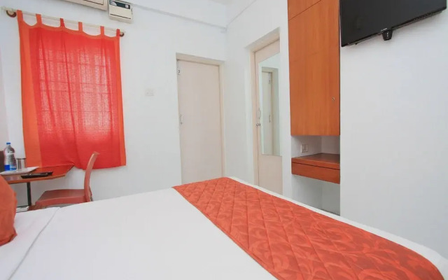 OYO 1356 Hotel Gokulam Compact