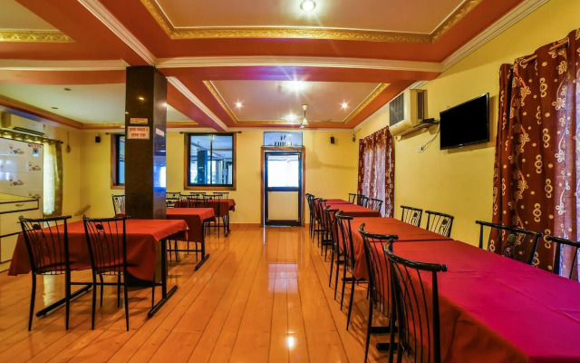 Hotel Empire by OYO Rooms