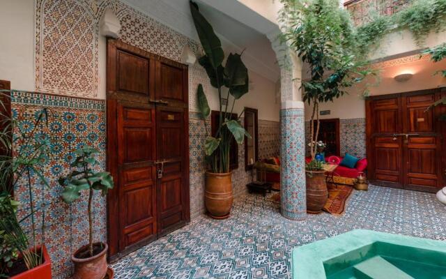 Abelia Riad