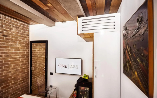 One Luxury Suites