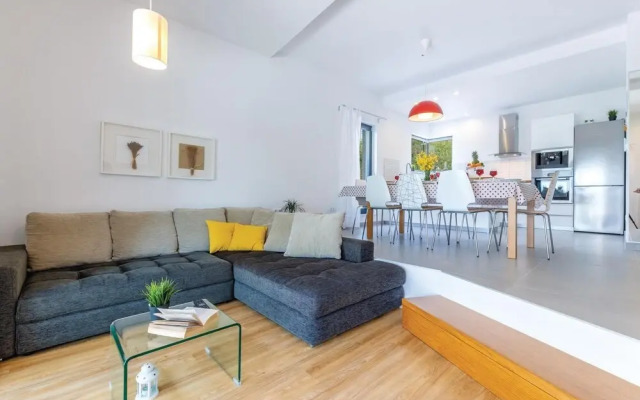 Nice Home in Trogir With Wifi and 4 Bedrooms
