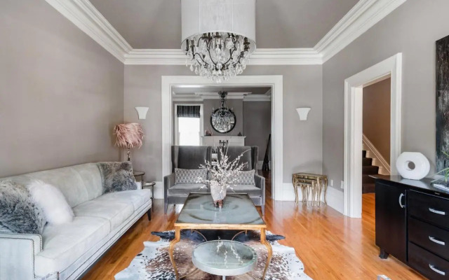 Downtown Luxury Victorian Retreat