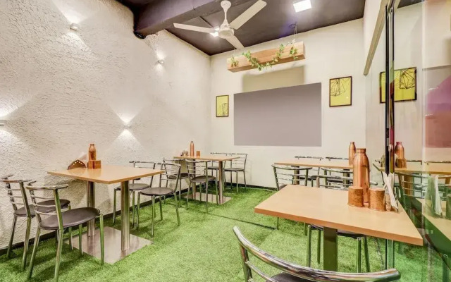 OYO Flagship 14799 NR Residency