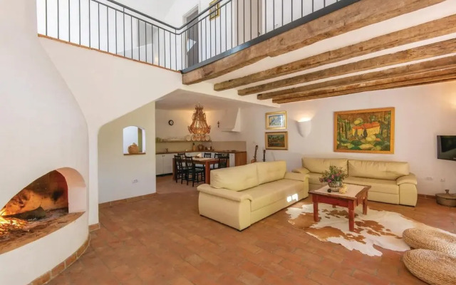 Amazing Home in Trstenik with Hot Tub, WiFi & 2 Bedrooms