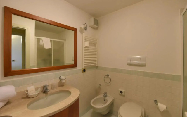 Le Terrazze Sul Lago Residence & Hotel