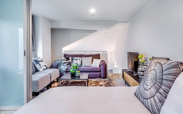 Penthouse with Mezzanine & Harbor Views