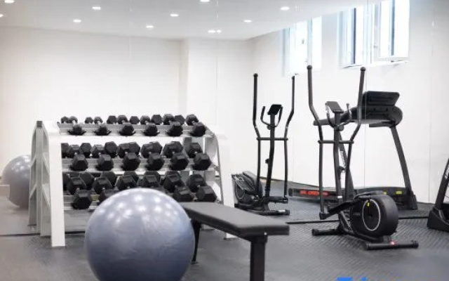 Nalati Lisi Platinum Hotel – Sports – Xinyuan