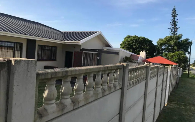 Teke's cheerful 3 bed room villa with swimming pool