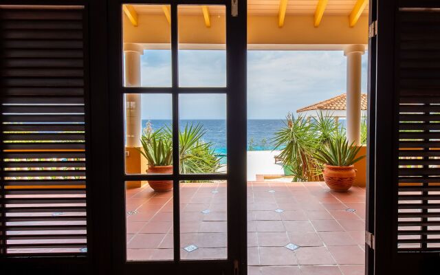Stunning Caribbean Style Ocean Front Villa