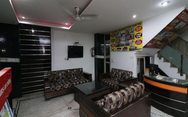 OYO 27823 Hotel Sahib