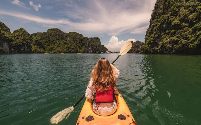 Heritage Line Ginger Cruise – Ha Long Bay & Lan Ha Bay