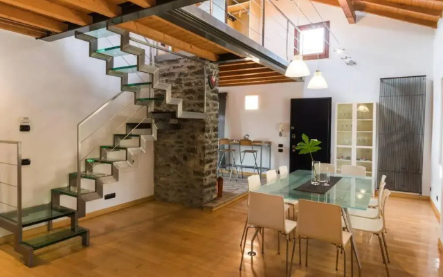 ALTIDO Spacious 2 BR Apt with Terrace in Cernobbio