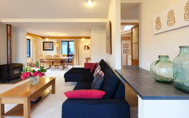 Spinnaker Bay Apartments