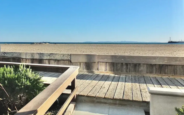 Beachside Sanctuary Lovely 3 BDR Steps to Ocean!