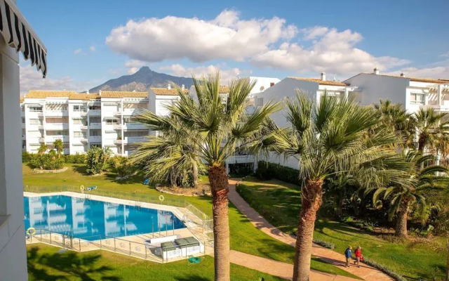 Whispering Palms Apartment