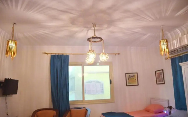 Luna House 2 (lighthouse)