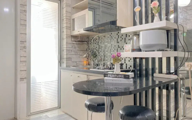 Good Choice And Homey 2Br At Bassura City Apartment