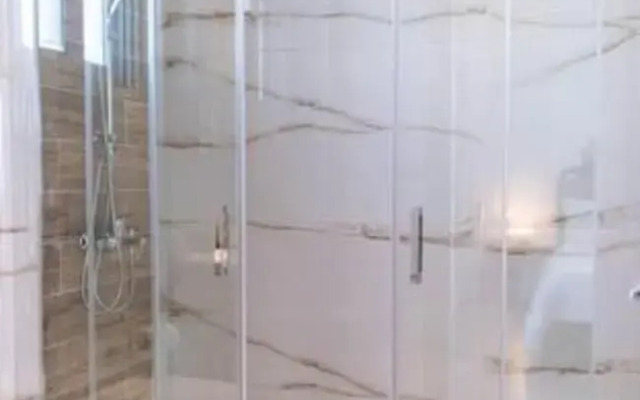 Friendly Accommodation-GTD33701