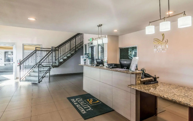 Quality Inn & Suites near Downtown Bakersfield