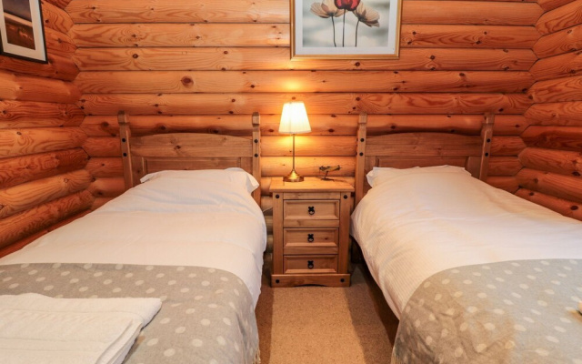 Little Bears Hideaway @ 23 Lakeside