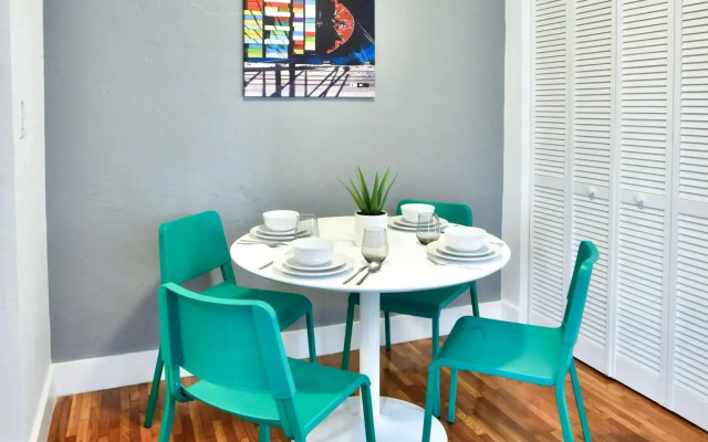 Broadway Suites Downtown by RocketStay