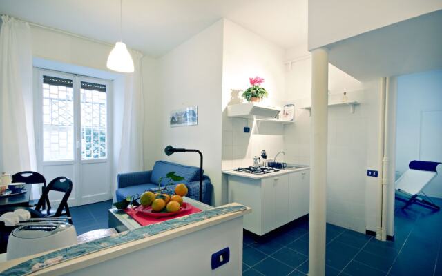 Cozy & Lively Vatican Apartment