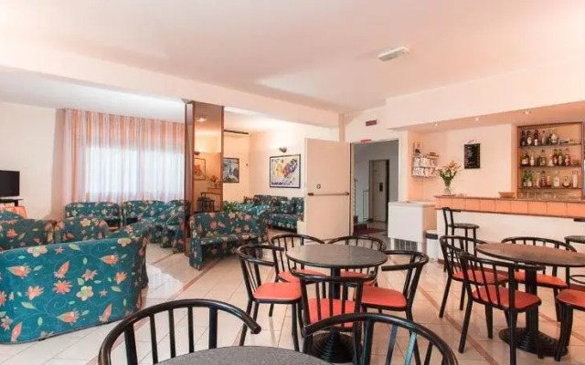 Hotel Joli